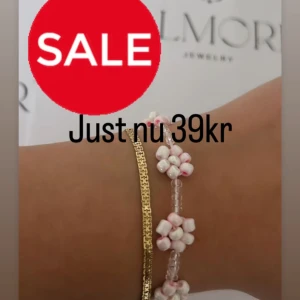 Blomm armband  - Just nu 39kr!!🌸