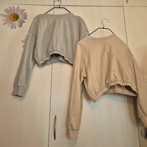 Sweatshirt  - 2 stycken långärmade tröjor från lager 147 och du kan köpa båda för 150kr. Bra skick, inte använda