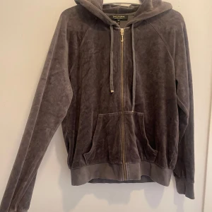 Juicy Couture Tröja - Juicy Couture Tröja i grå  Storlek: M 