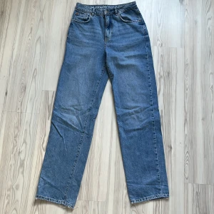 90’s straight jeans  - Knappt använda då de inte sitter bra på mig. De är i mycket bra skick.  W27 L32