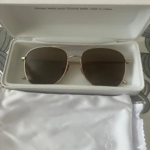 Chimi solglasögon  - Chimi solglasögon, endast testade ej använda. 