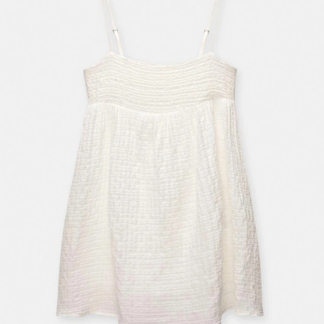 Vit kortklänning med smala axelband - 90