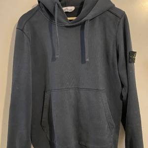 Stone island  - 🔵Skick8/10🔵Storlek M🔵