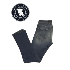 Replay jeans slim fit - Vi säljer ett par riktigt feta Replay jeans för endast 399kr, orginal pris ligger på 1399kr. Storlek 29/32 (passar dig mellan 174-182) och skick 10/10!!!