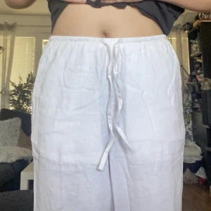 Linnebyxor - Jättefina linnebyxor💗  Knappast använda, inga defekter!