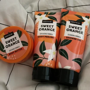 Body care - Apelsin Body butter, shower gel och exfoliating body care. 25 för en. 65 för allt. Aldrig använt då jag inte är förtjust i apelsin