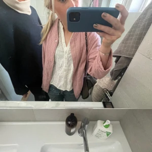 Jacka  - Söt jacka perfekt till hösten. Från zara 💓