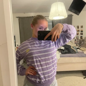 Tröja - Tröja köpt från Junkyard knappt använd passar XS-M