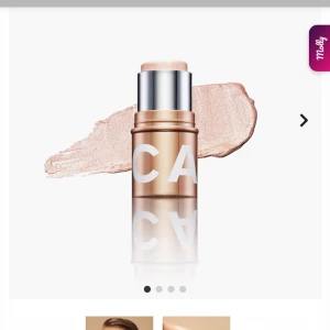 Highlightstick - Fint highlightstick från Caia i färgen pearl. Användt den 1 gång men säljer då färgen inte passade mig. Jättefin produkt. 