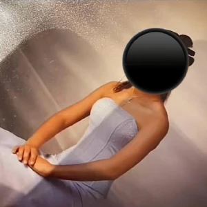 Klänning  - Kemtvättad fin bal/festklänning med sjal.  Eventuellt även matchande handskar till.