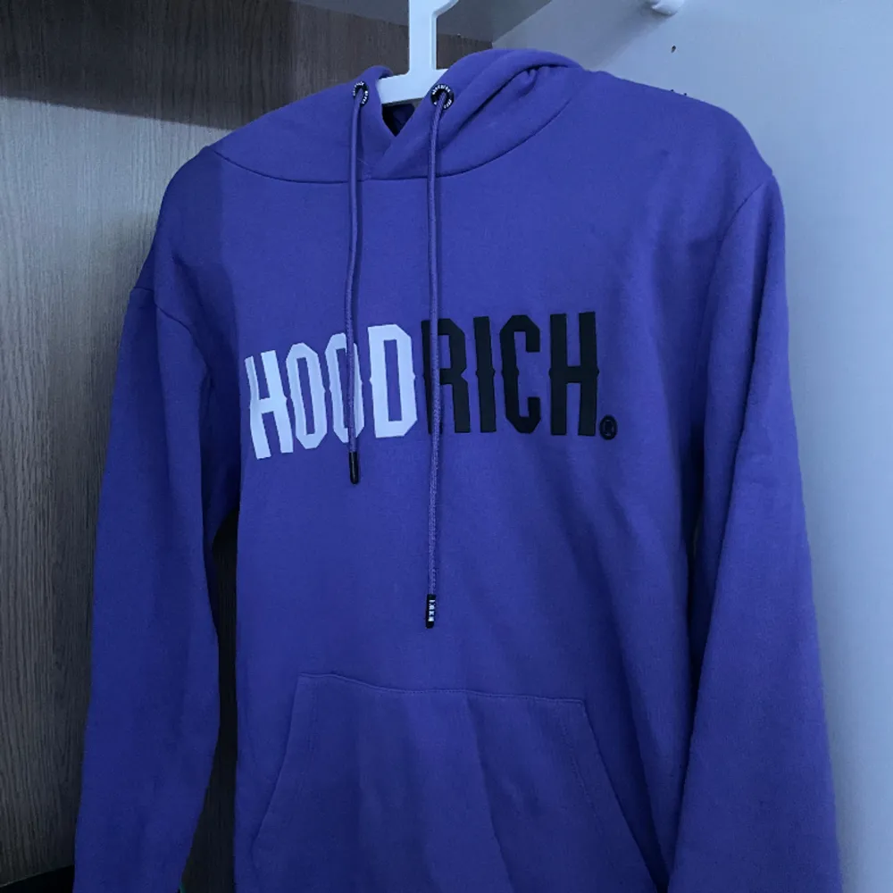 Hoodrich hoodie som knappt är använd. Finns inga fel på den ✅Finns matchande byxor. Hoodies.