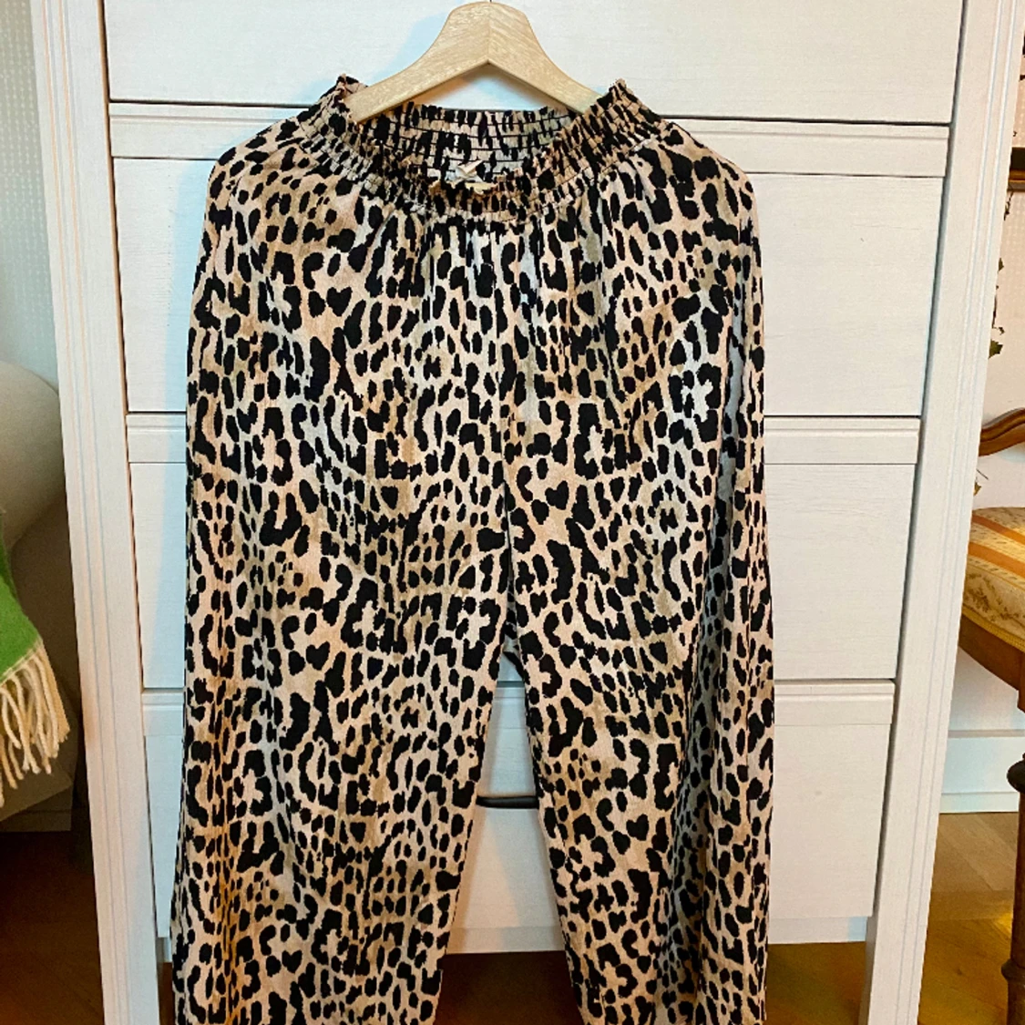 Leopardmönstrade byxor - 91