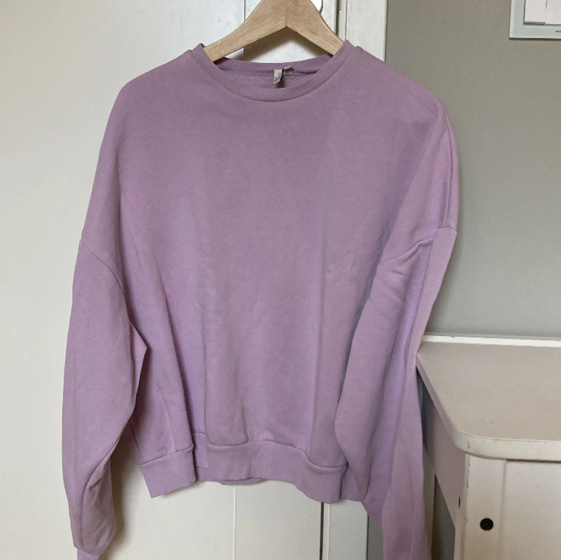Ny lila tröja från Nelly / s - 91