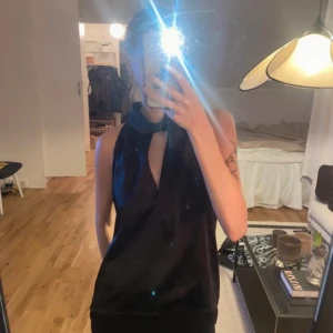 Satin topp  - Jättefin satin topp ifrån Zara (slutsåld) 