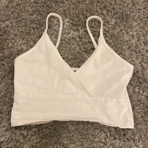 Topp - Kort topp från new yorker, storlek xs 