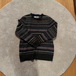 Stickad tröja - Stickad tröja, bra skick! Kom privat vid frågor, använd gärna köp nu🫶