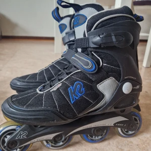 K2, Rollerblades, rullskridskor, stl 39,5 - Begagnade. Använd några gånger. Sköna rullar bra. Säljs i befintligt skick. Stl 39,5