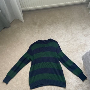 Superfin grandpa sweater/stickad tröja - Jättefin tröja använd några gånger. Men tycker inte om den längre. Strl M (ska tvättas)