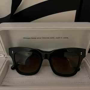 CHIMI solglasögon  - Super snygga chimi glasögon i bra skick. Modellen är 07 och färgen är brown 💕 ‼️köp för 600kr vid snabb affär‼️