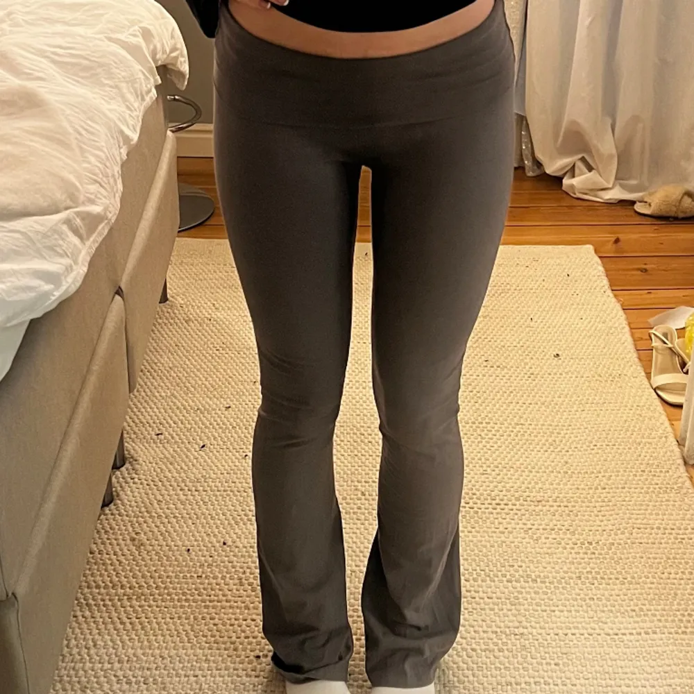 Sköna yogapants som är långa. Jeans & Byxor.