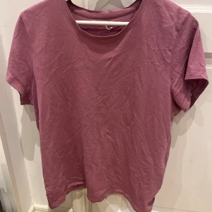 pyjamas set  - säljer detta jätte söta pyjamas setet från cubus som knappt är använt 💕💜