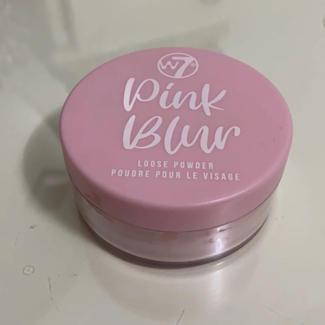 Pink loose powder W7