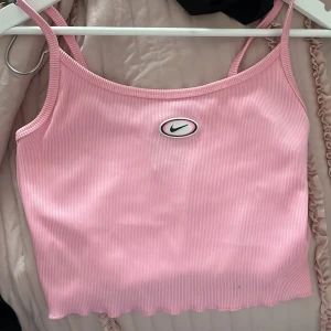 Nike topp - Söt rosa nike topp som aldrig kommer till användning 