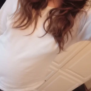 Superfin tröja! - Jättefin tröja i bra skick💓 Storlek s. Jag säljer den pgv att den inte kommer till användning💗