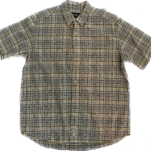 Eddie Bauer Skjorta - Säljer en Eddie Bauer Skjorta som är perfekt inför Våren och Sommaren! Storlek är Large och passformen är oversized. 