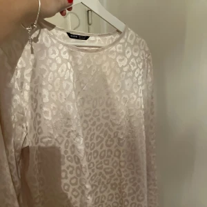 Vacker blus  - Fint begagnat skick 💕