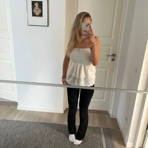 Topp/ kjol  - Söt topp som även funkar jättebra att använda som kjol! Pris går att diskutera hör av er om ni vill se fler bilder! 💗