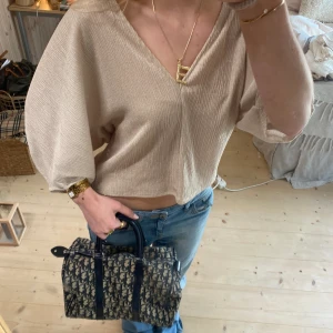 Tröja - SUPER snygg värkligen!!