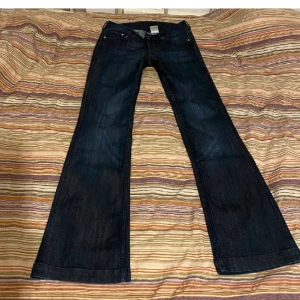 Lågmidjade jeans  - snygga lågmidjade jeans som tyvärr är för småa för mig! ❤️