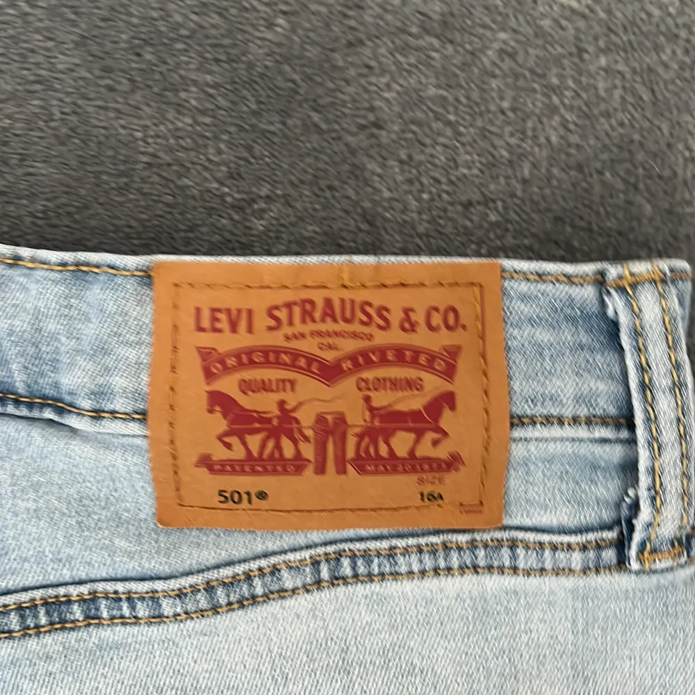 Levis 501 aldrig använda 16 år 199kr! In och köp!. Jeans & Byxor.