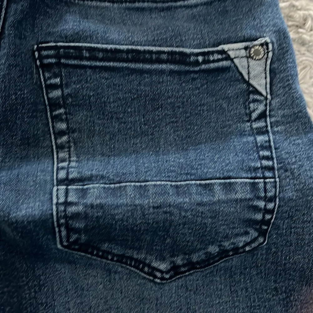 Ett par fina jeans short i bra skick. (9/10) Knappt använda. Skriv om ni har frågor. . Shorts.