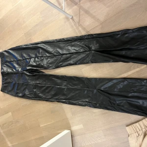 Skinnbyxa - Aldrig använda, långa i benen