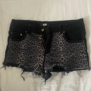 LEOPARD SHORTS - Leopardshorts perfekt till sommaren, assnygga och trendiga!!