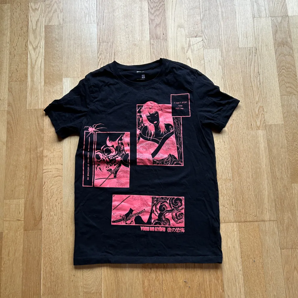 Herrmodell tshirt från bershka ❤️använd några få gånger men super skick! Går bra att köpa via köp nu!. T-shirts.