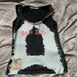 Linne - Svart linne med coola detaljer 