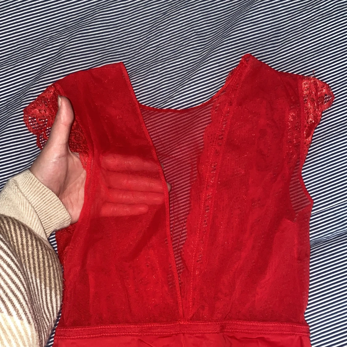 Röd spetsbody string  - 91