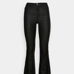 Skinnbyxor - As snygga skinnbyxor som knappt är använda och är populära! Kontakta mig om ni vill ha mer bilder! Säljer pga dem passar mig inte längre. Dem passar mig jättebra som är 1,68!