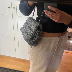 Väska från zara - Väska från zara knappt använd