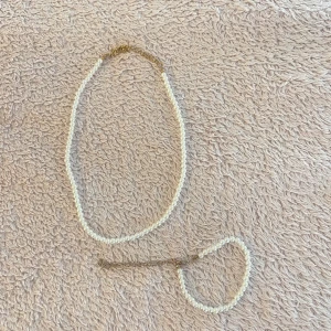 Smycken - Pärl halsband och matchande armband💕aldrig använt och det går även att köpa de separat, bara att skriva till mig💕