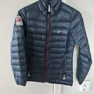 Sail Racing Jacka XS  - I väldigt fint skick. 