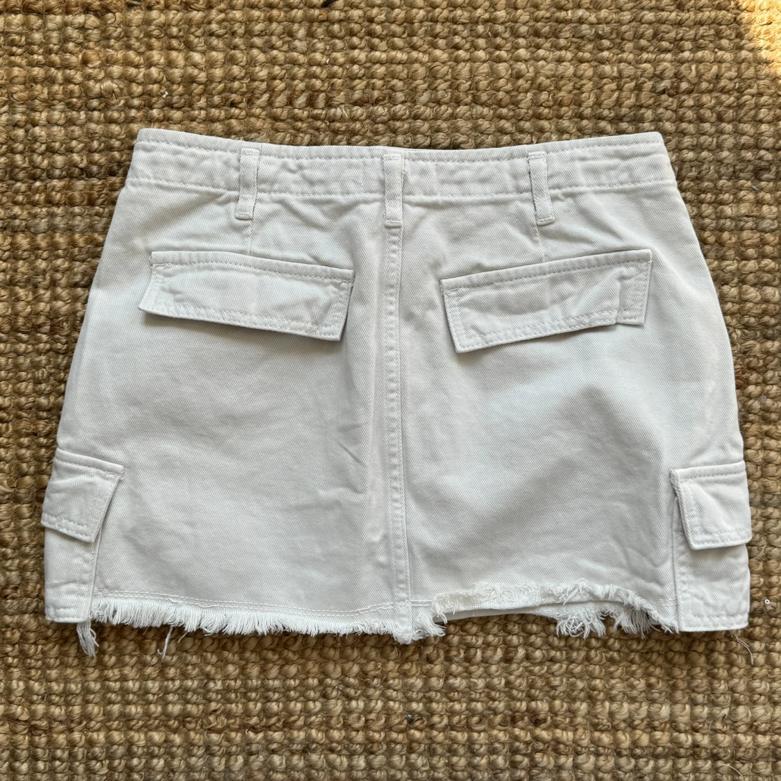 Mini Vit Cargo Kjol🤍 - 90