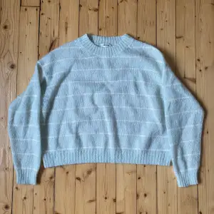 Supercool oversized and cropped knit from Acne Studios. Comes in a mint green color with white stripes. Tagged XS, fits S-M (boxy & wide).