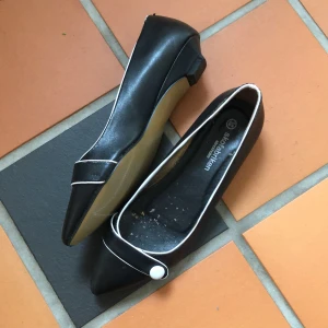 Ballerinaskor - Världens sötaste ballerinaskor från Skofabriken Stockholm i storlek 38.  