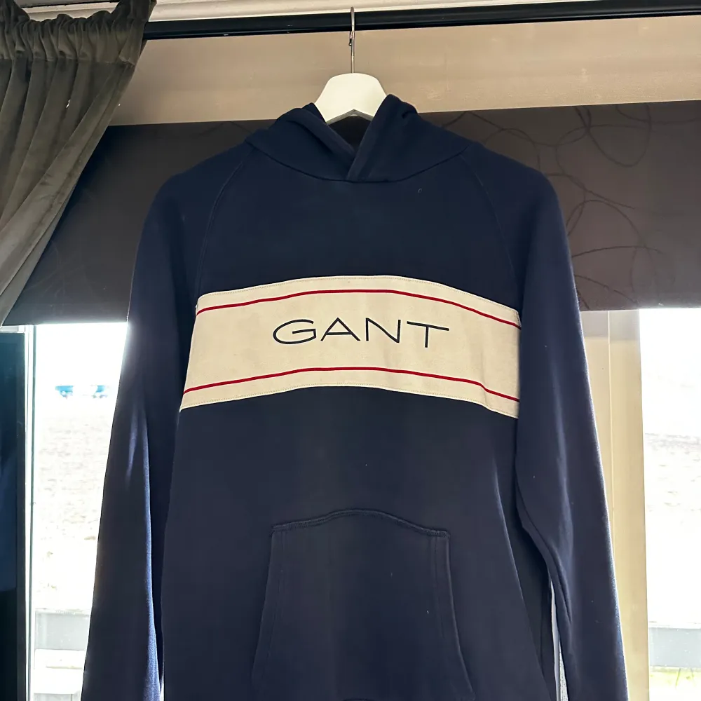 Gant hoodie i storlek large! Använd ett fåtal gånger!. Hoodies.