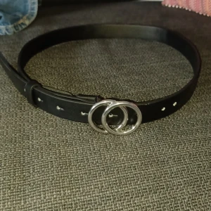 Snyggt bälte - Jättefint bälte från lindex,tror inte att det har varit använt så mycket. Bra skick,konatkta innan köp! 