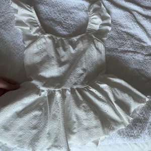 Söt topp - Supersöt topp! Tror den är från Lindex eller hm! Frakt ingår ej!